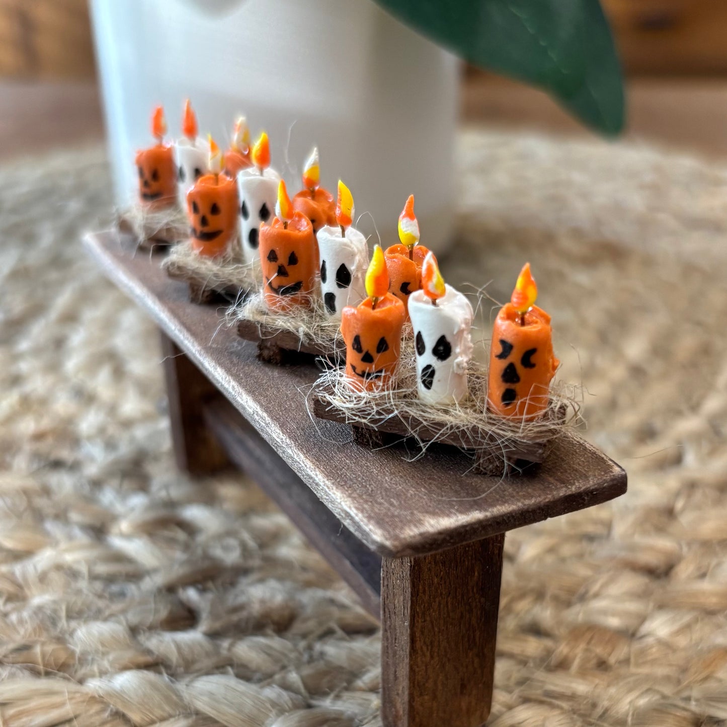 Miniature Halloween Candle Tray โ 1:12 Scale Pumpkin & Ghost Candles โ Dollhouse Spooky Decor โ Halloween Miniature Accessories