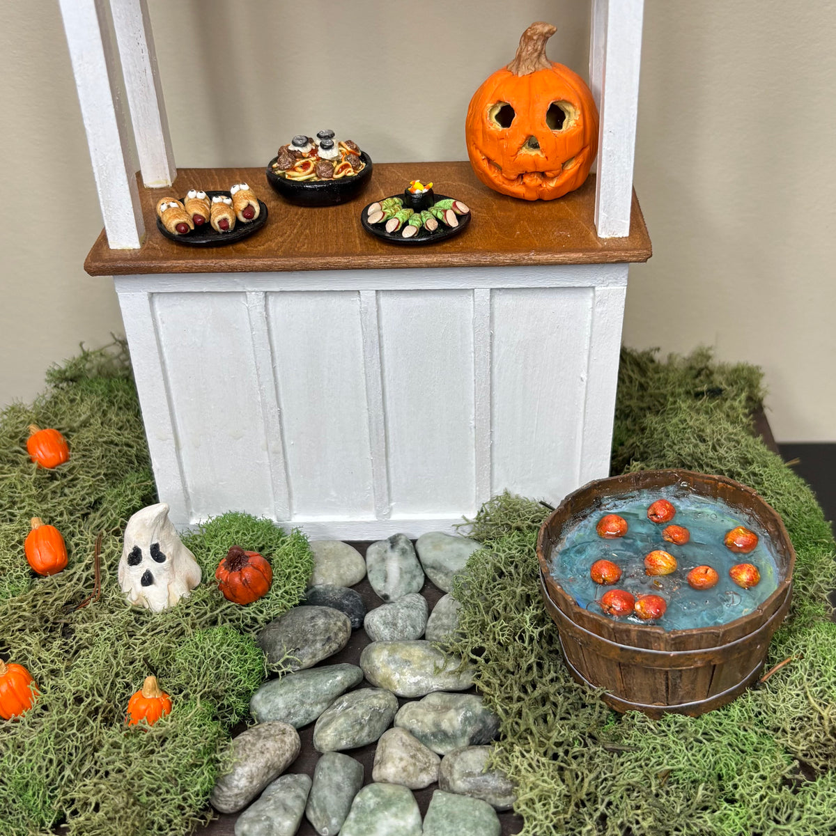 1:12 Scale Miniature Bobbing for Apples Tub – Handmade Halloween Fall Dollhouse Miniature – Rustic Apple Barrel with Resin Water