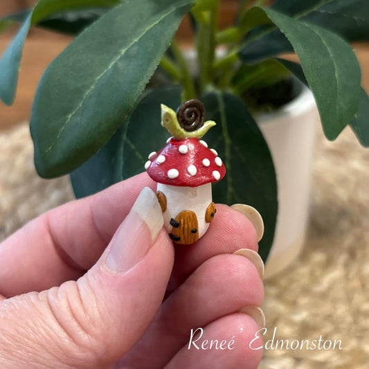 Miniature Toadstool Canister Jar with Snail 1:12 Scale Dollhouse Decor