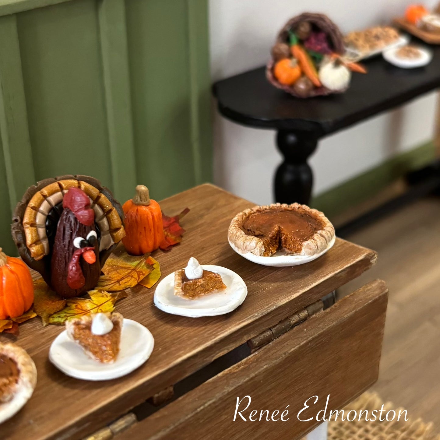Miniature Pumpkin Pie and Slice with Whipped Cream 1:12 Scale