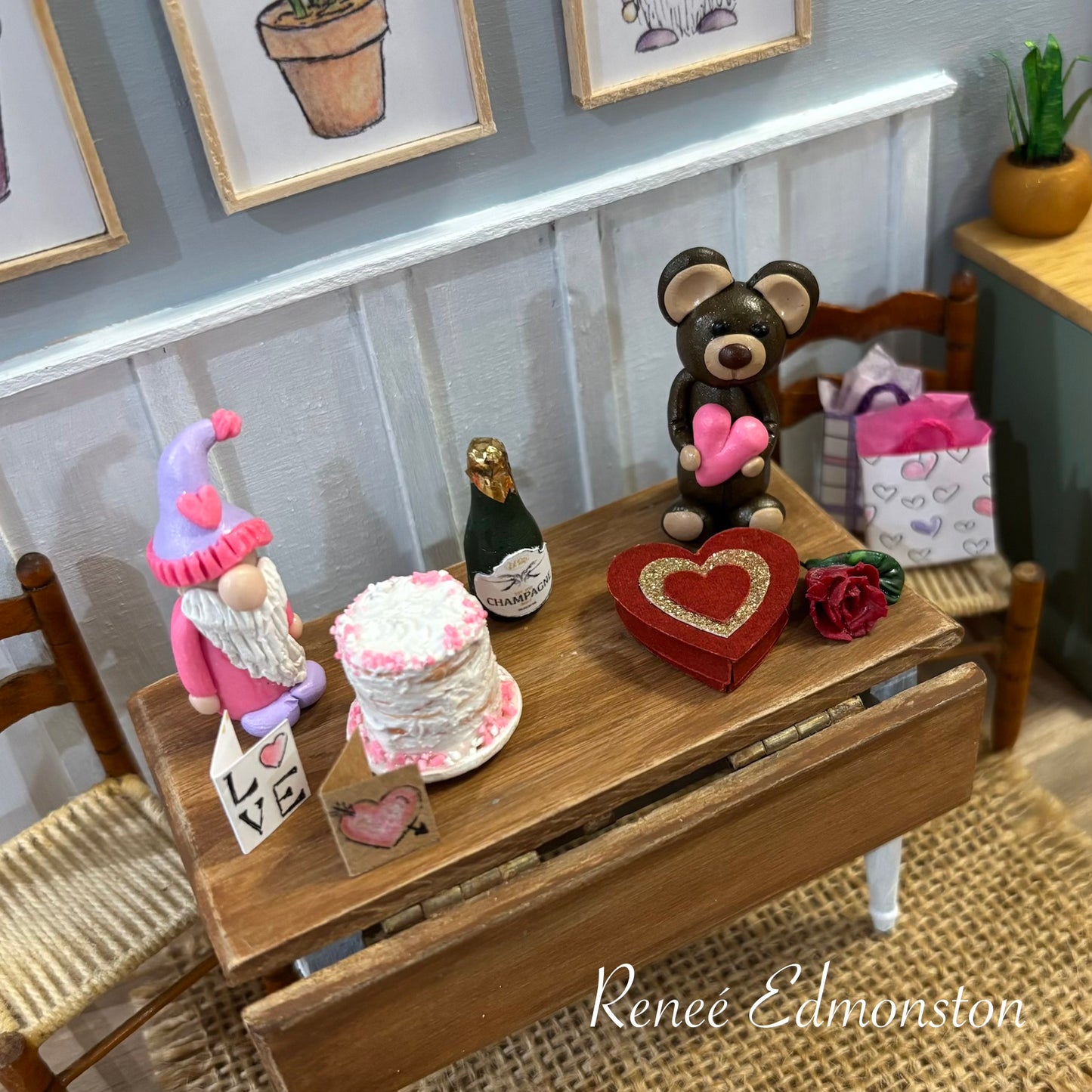 Miniature Valentine Teddy Bear Decor Dollhouse 1:12 Scale