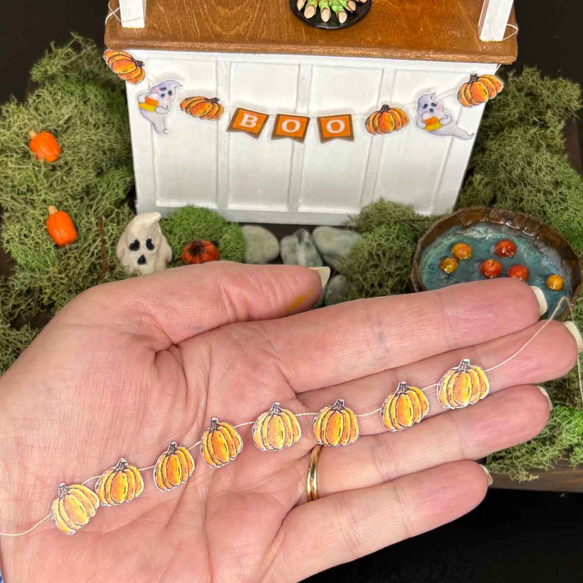 Halloween Dollhouse Miniature Pumpkin Garland Banner, 1:12 Scale Pumpkin Bunting, Handmade Halloween Decor
