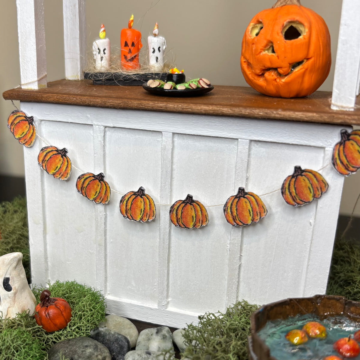 Halloween Dollhouse Miniature Pumpkin Garland Banner, 1:12 Scale Pumpkin Bunting, Handmade Halloween Decor
