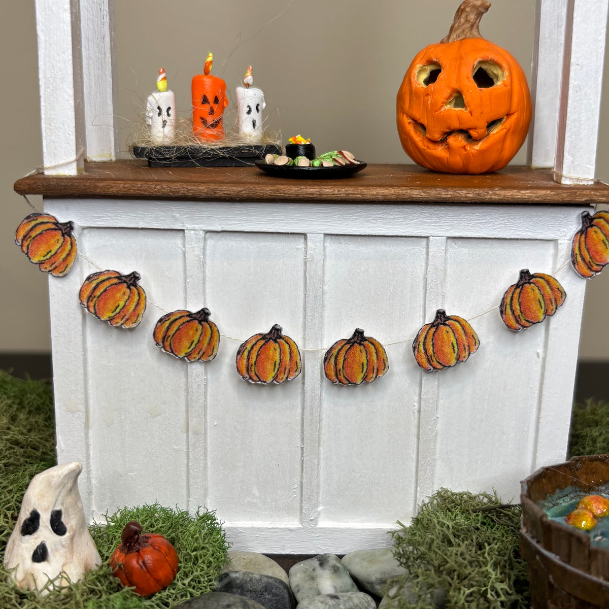 Halloween Dollhouse Miniature Pumpkin Garland Banner, 1:12 Scale Pumpkin Bunting, Handmade Halloween Decor